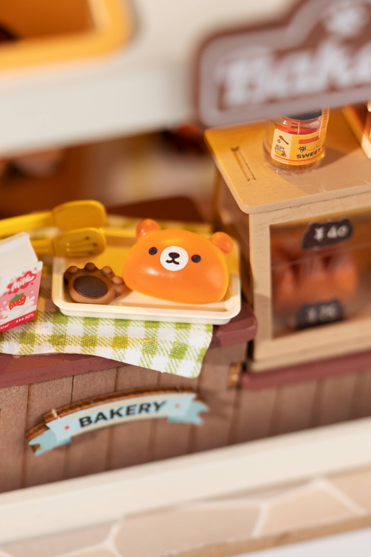 Teddy's Breadbox ROBOTIME Rolife DIY Miniature House