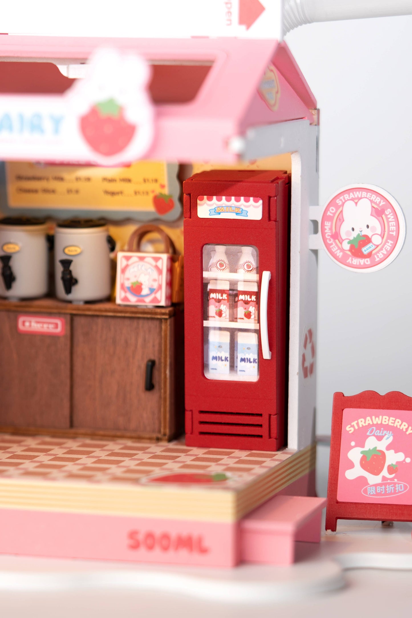 Strawberry Milk Box ROBOTIME Rolife DIY Miniature House